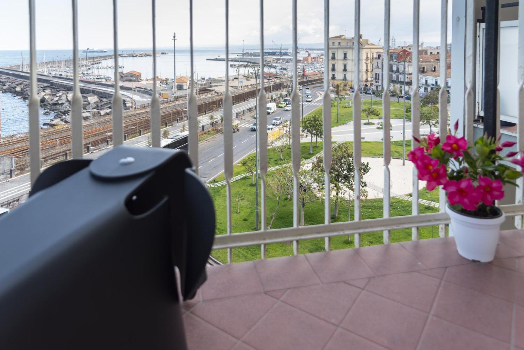 Martiri Home Катания Экстерьер фото