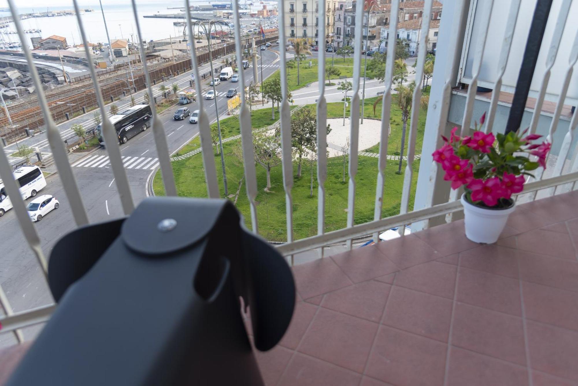 Martiri Home Катания Экстерьер фото